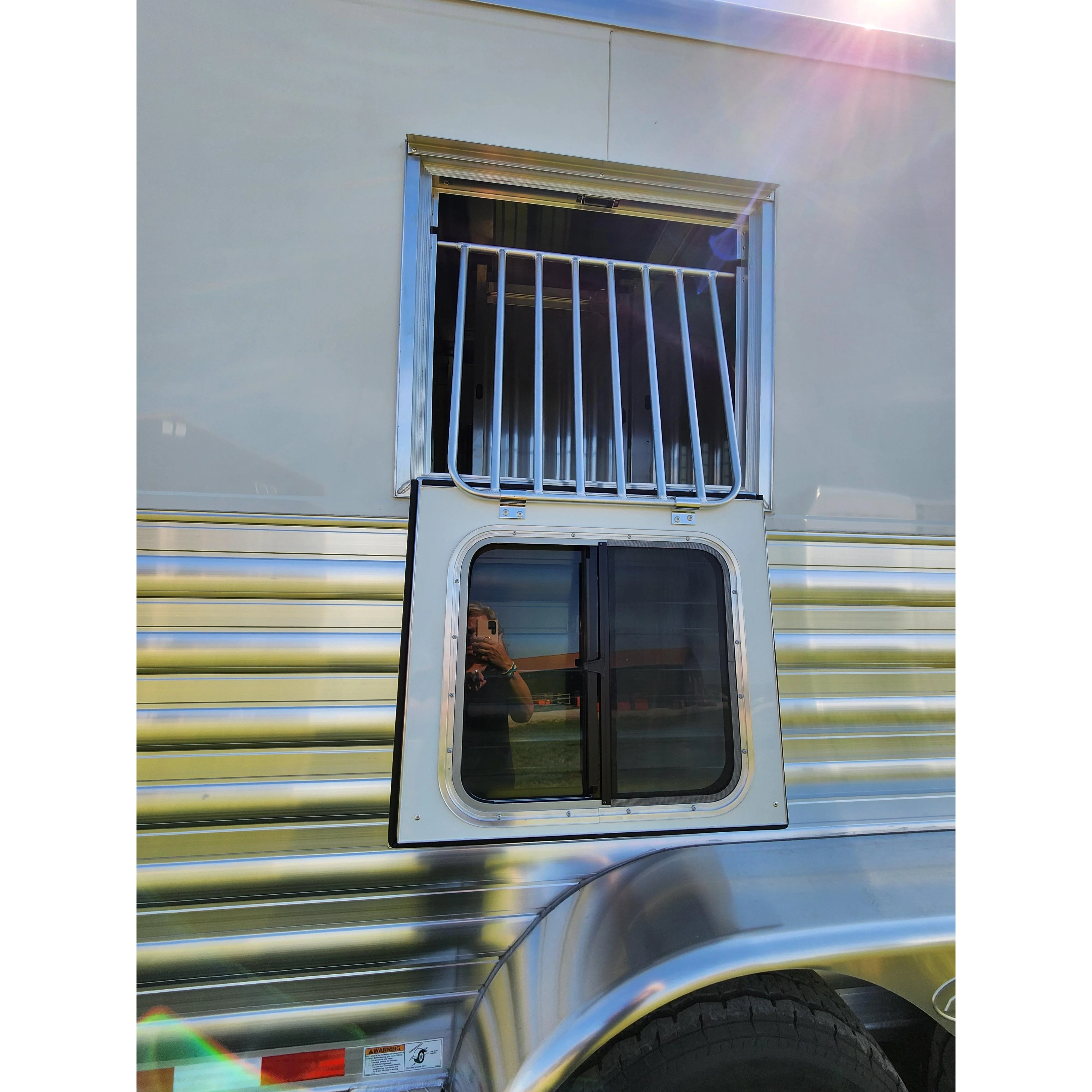 2026 4-Star 24' 2+1 Horse Trailer - Image 20