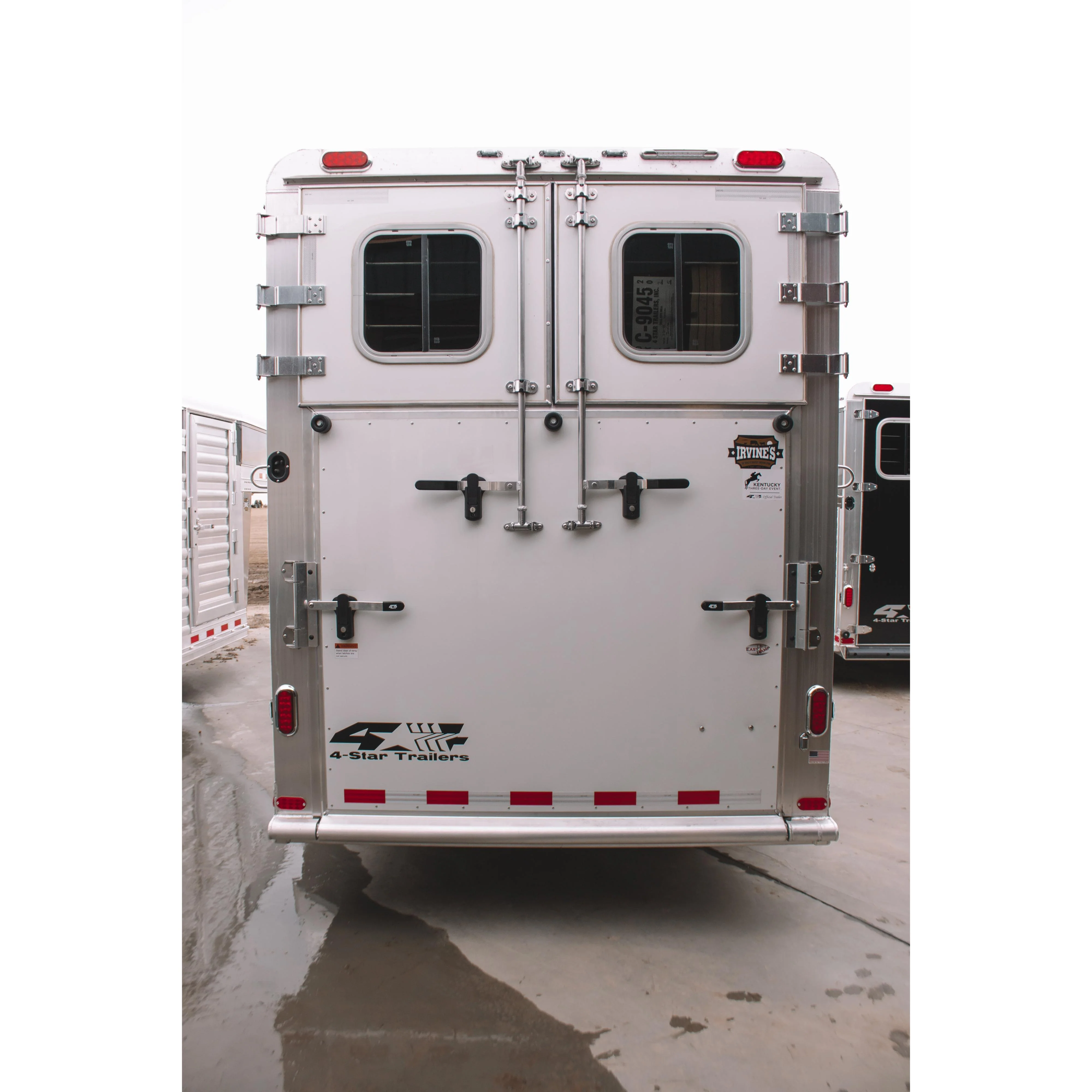 2026 4-Star 24' 2+1 Horse Trailer - Image 4