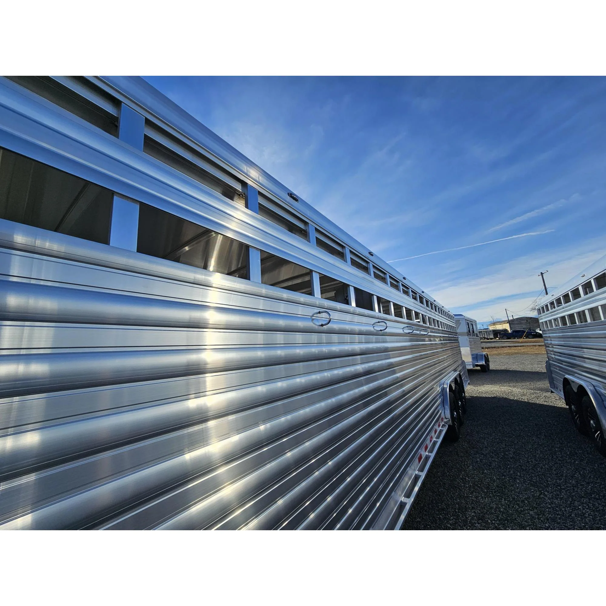 2026 4-STAR 32' Stock Trailer with Rolling Center Gate - Image 5