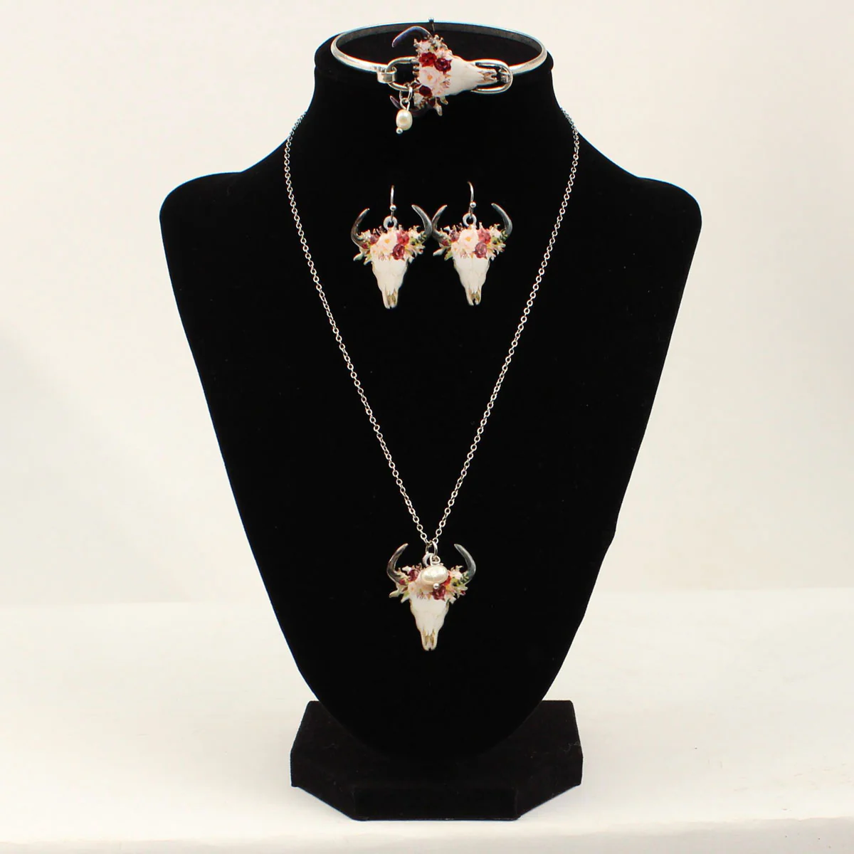 Blazin Roxx Earring Necklace & Bracelet Set - Silver Floral Steer Skull Pendant