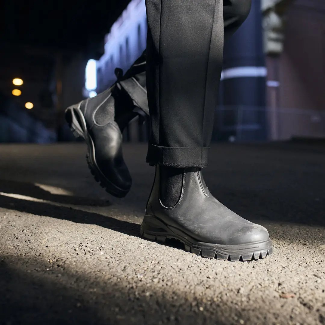Blundstone Unisex #2240 Lug Sole Boots - Black - Image 4