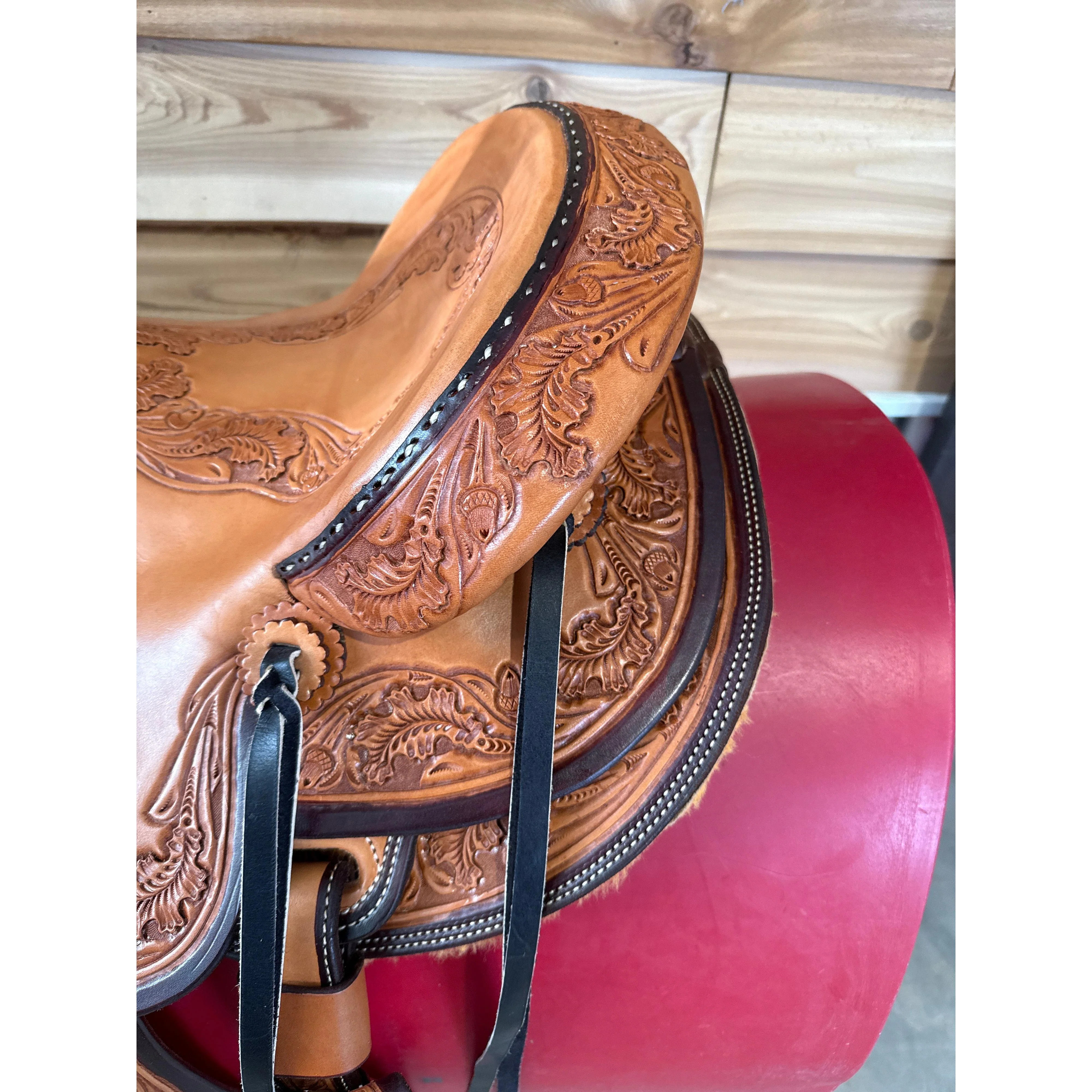 Irvine 16" Wade Saddle - Image 2