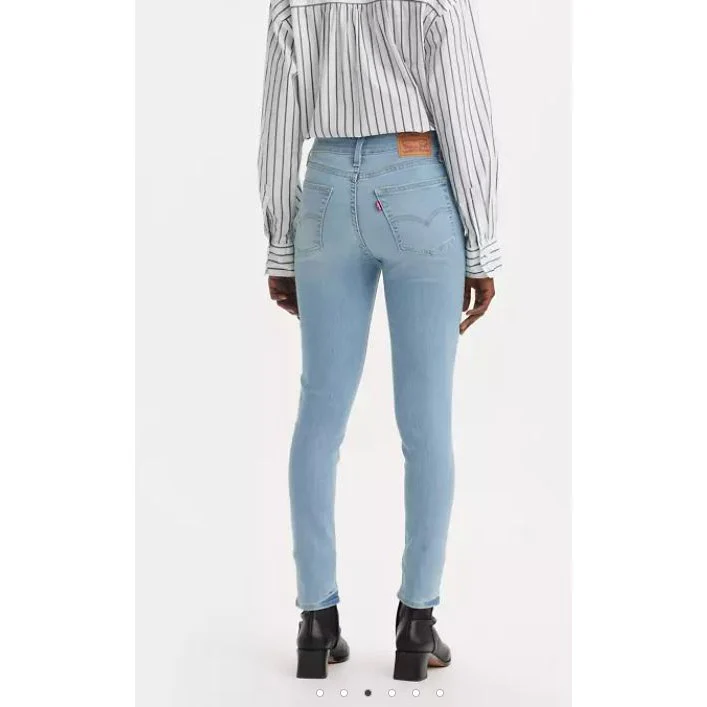 Levi Strauss Women's 721 High Rise Skinny Jean- Light wash - Image 2