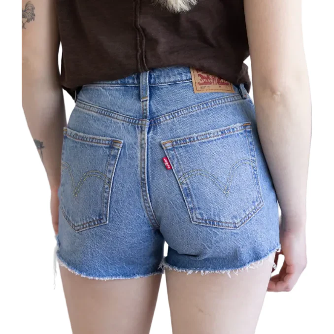 Levi Women's 501 Curve Denim Shorts- Medium Wash - Image 2
