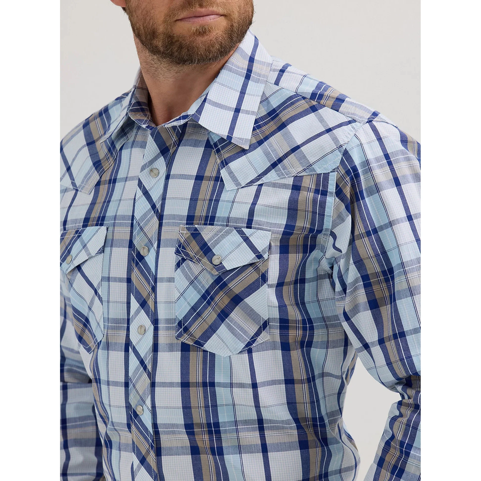 Wrangler Men's 20X Competition Advanced Comfort Long Sleeve Classic Fit Shirt - Lake Blue Plaid - Image 4